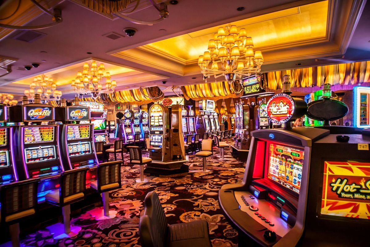 Live casino dealer at table on kn77 Philippines platform